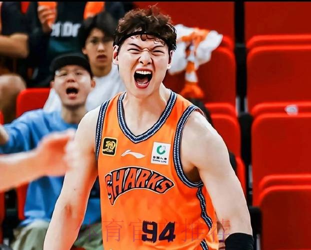 上海80-70新疆2喜2忧！王哲林+偰李永炜提升明显，弗格越来越废了